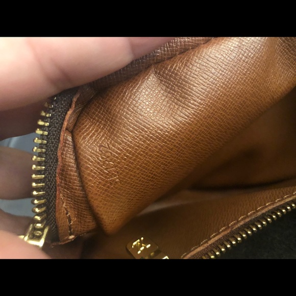 ❌❌SOLD Marly Dragonne Clutch Wristlet❌❌ - Picture 7 of 8